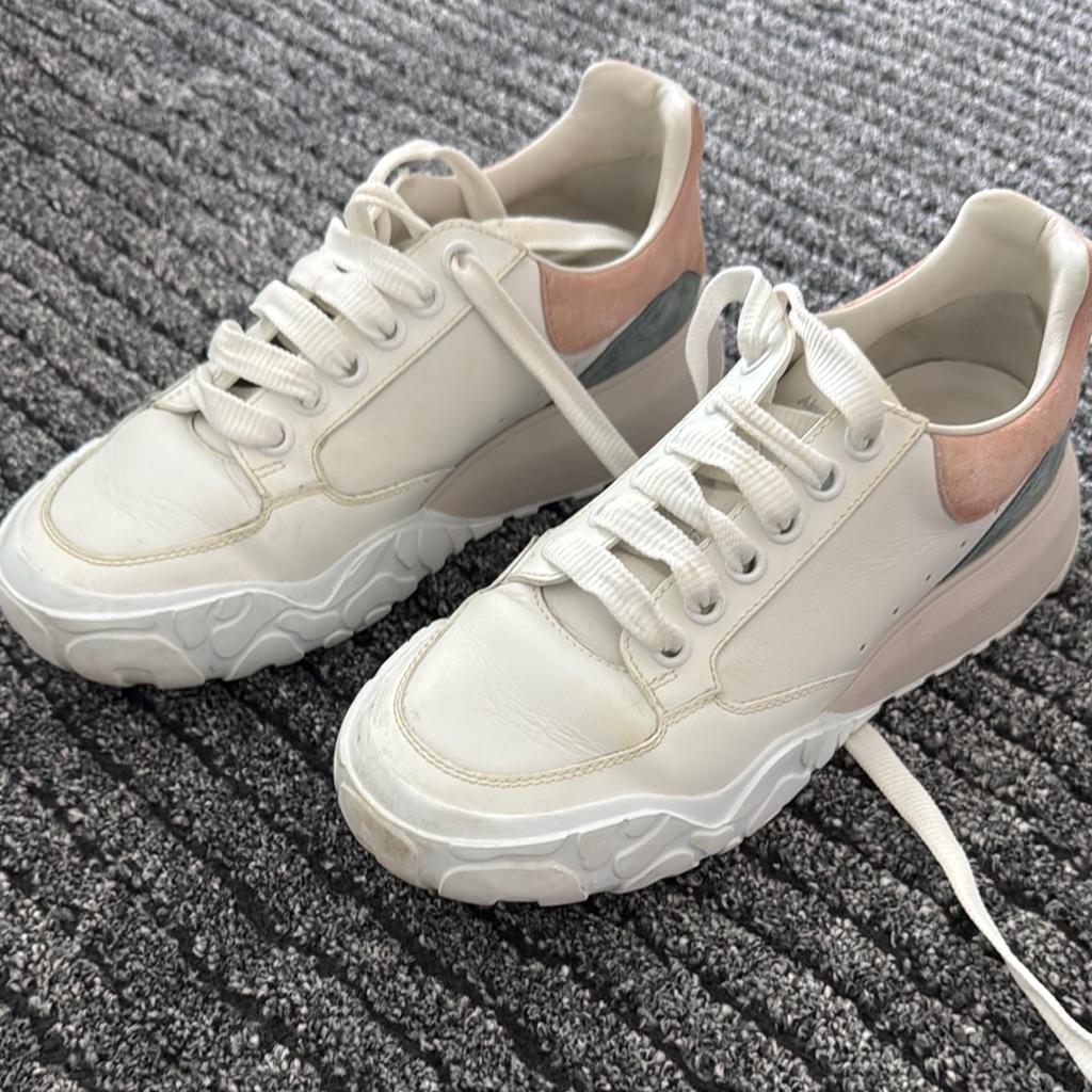 Stylish White And Pink Sneakers